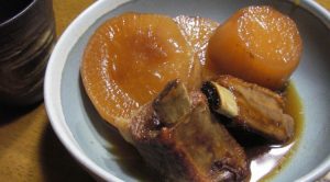 豚バラスペアリブと大根の煮物
