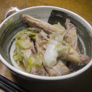 鳥の手羽先ネギ蒸し